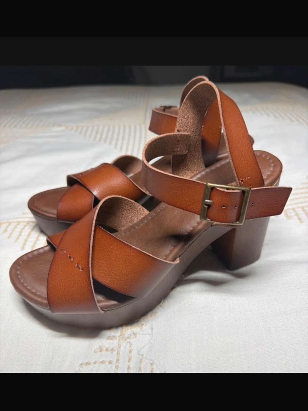 Womenβs Tan Platform Sandals with Buckle Strap